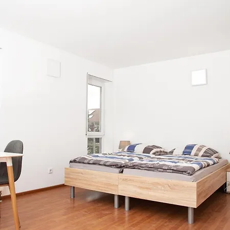 3 Lions Boarding House Stuttgart - Kontaktloser Check-in 3* Ostfildern