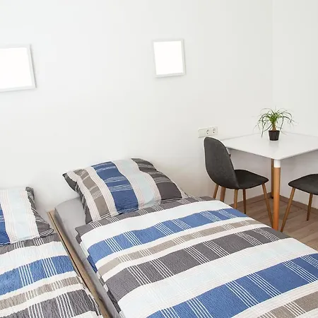 3 Lions Boarding House Stuttgart - Kontaktloser Check-in Ostfildern